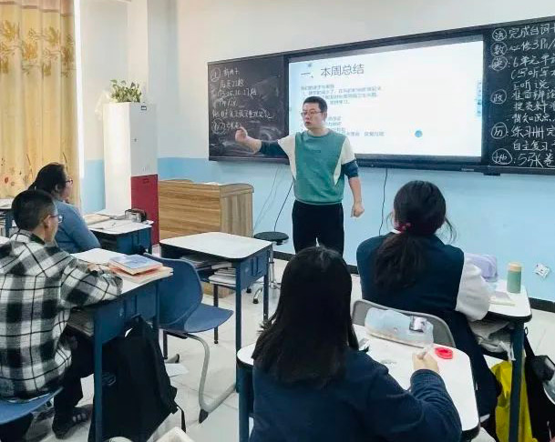 北京懷柔索蘭諾中學(xué)班會(huì)