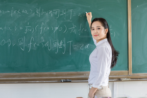 北京市忠德學(xué)校師資力量介紹！高水平教師隊(duì)伍引導(dǎo)多元化教育！