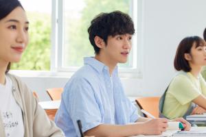 西南林業(yè)大學(xué)外國語學(xué)院專業(yè)有幾個？