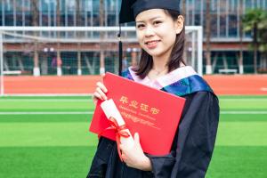 西南林業(yè)大學(xué)外國語學(xué)院招初中畢業(yè)生嗎？