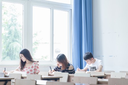非京籍學(xué)生選擇三河市燕橋?qū)W?？尚袉幔扛奖本W(xué)生跨省擇校方案